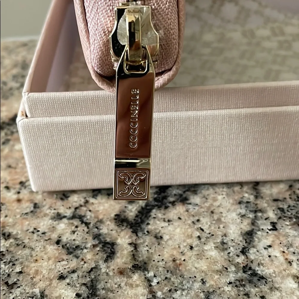 NWOT Coccinelle Small Leather Change Wallet - Picture 4 of 7